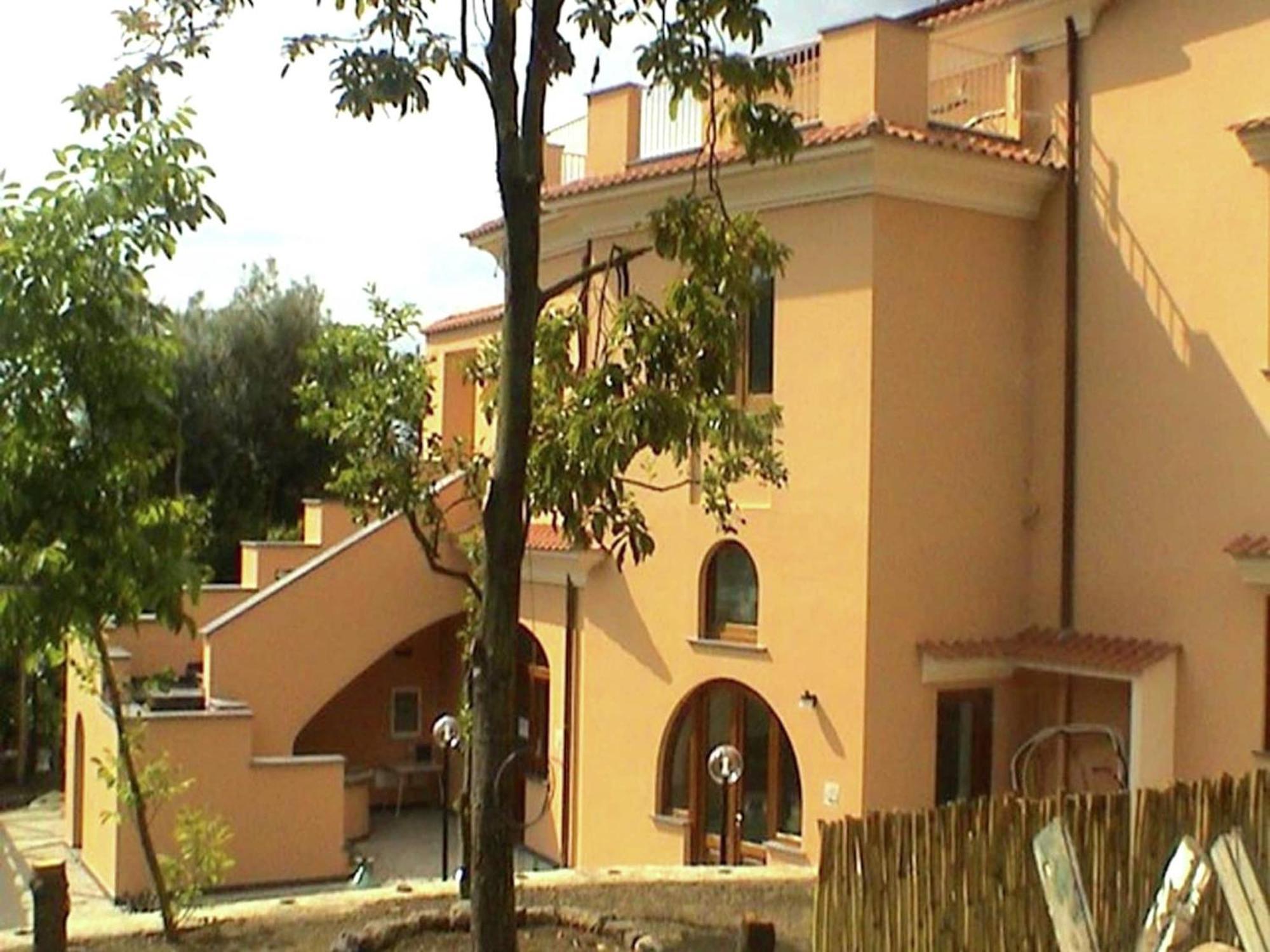 Luxurious Mansion In With Garden Holiday home